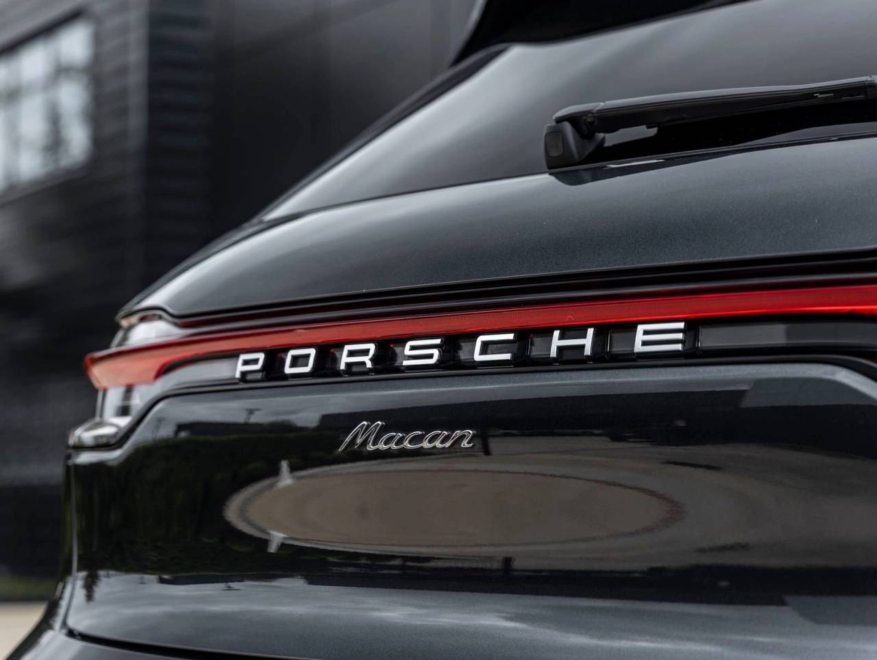 2024 Porsche Macan AWD