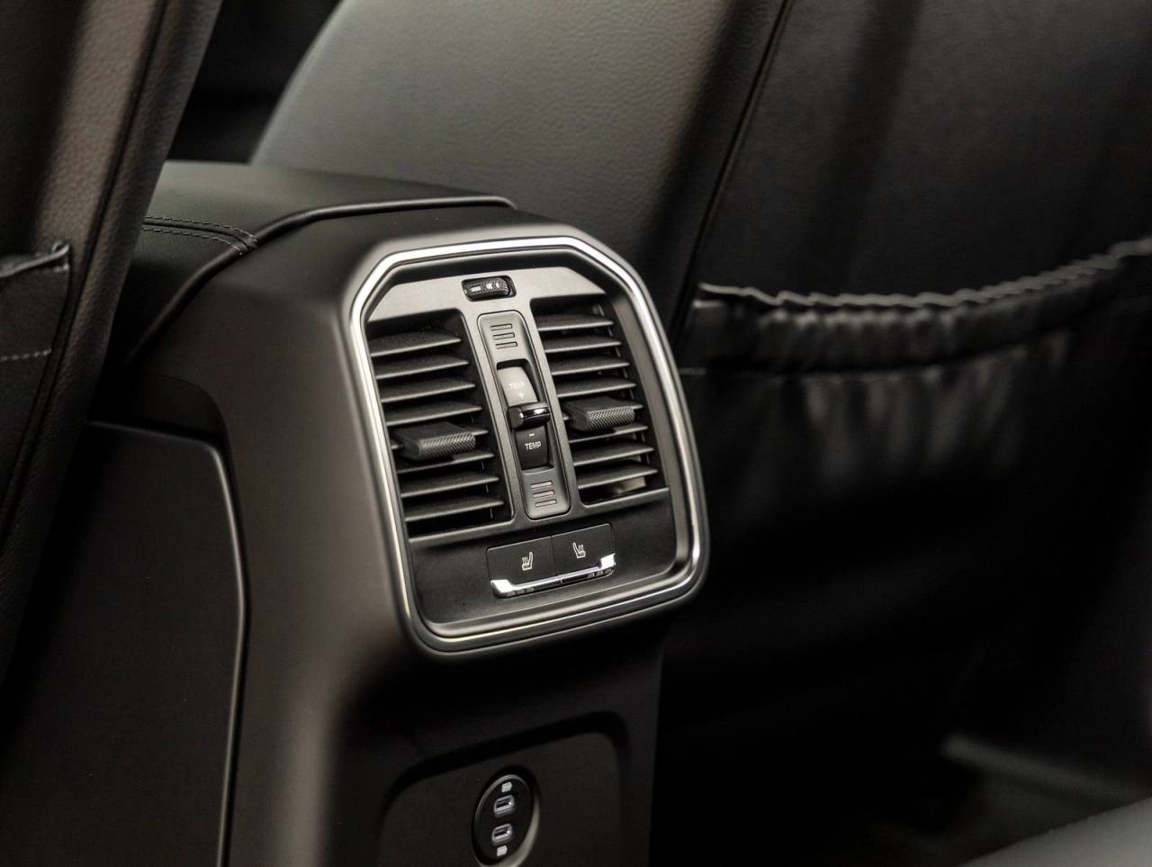 2024 Porsche Macan AWD