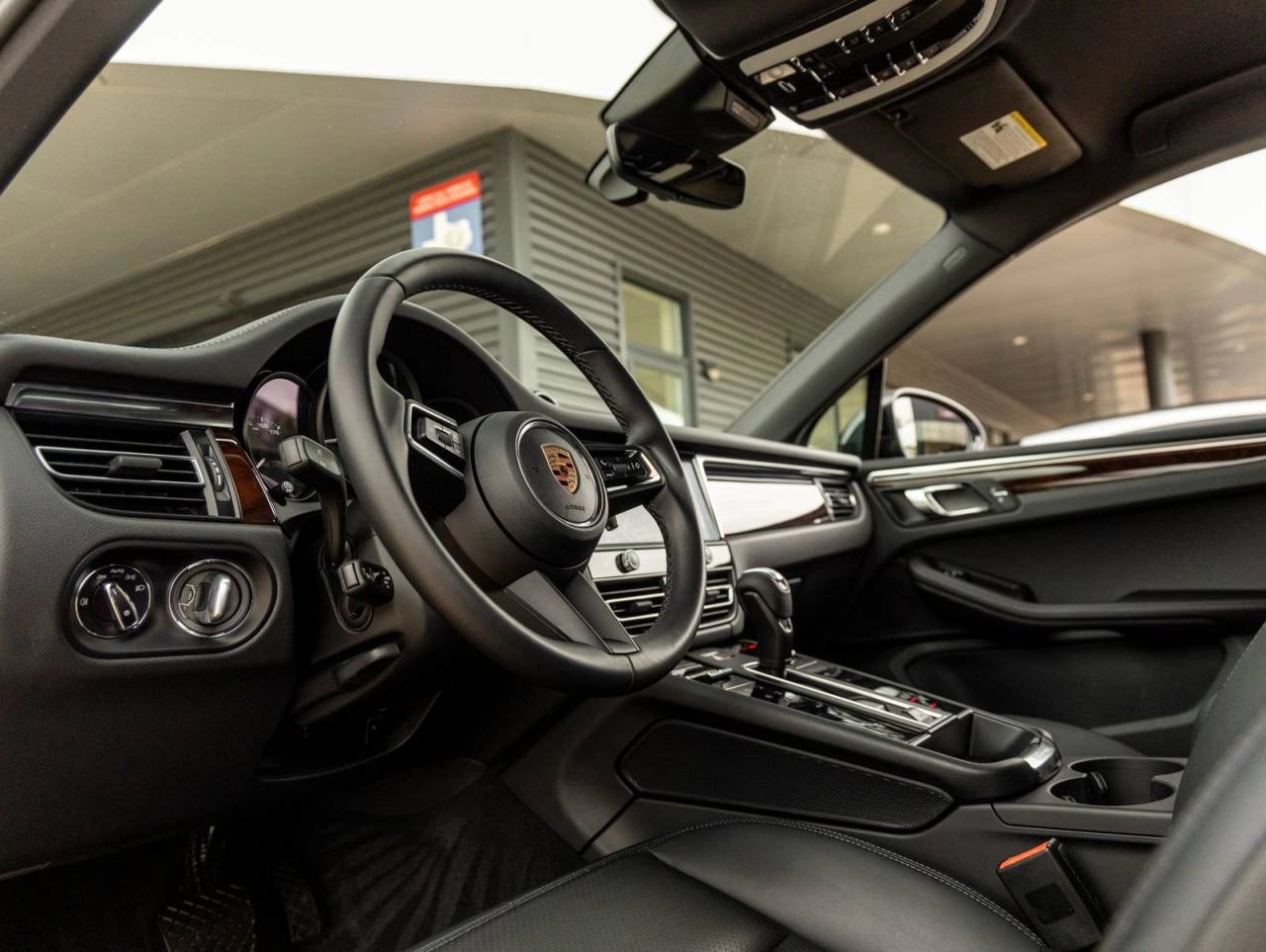 2024 Porsche Macan AWD