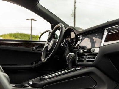 2024 Porsche Macan AWD