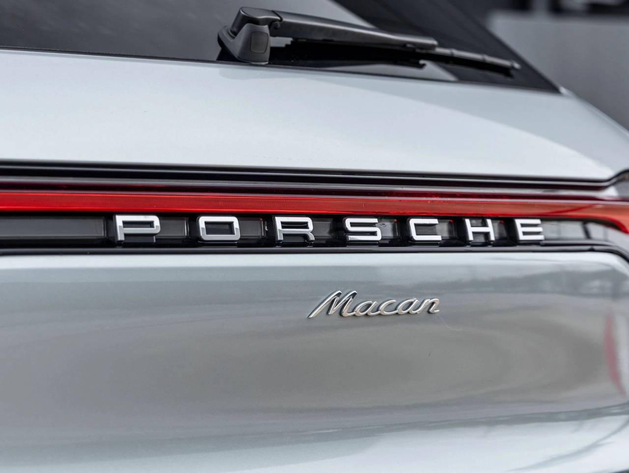 2024 Porsche Macan Base