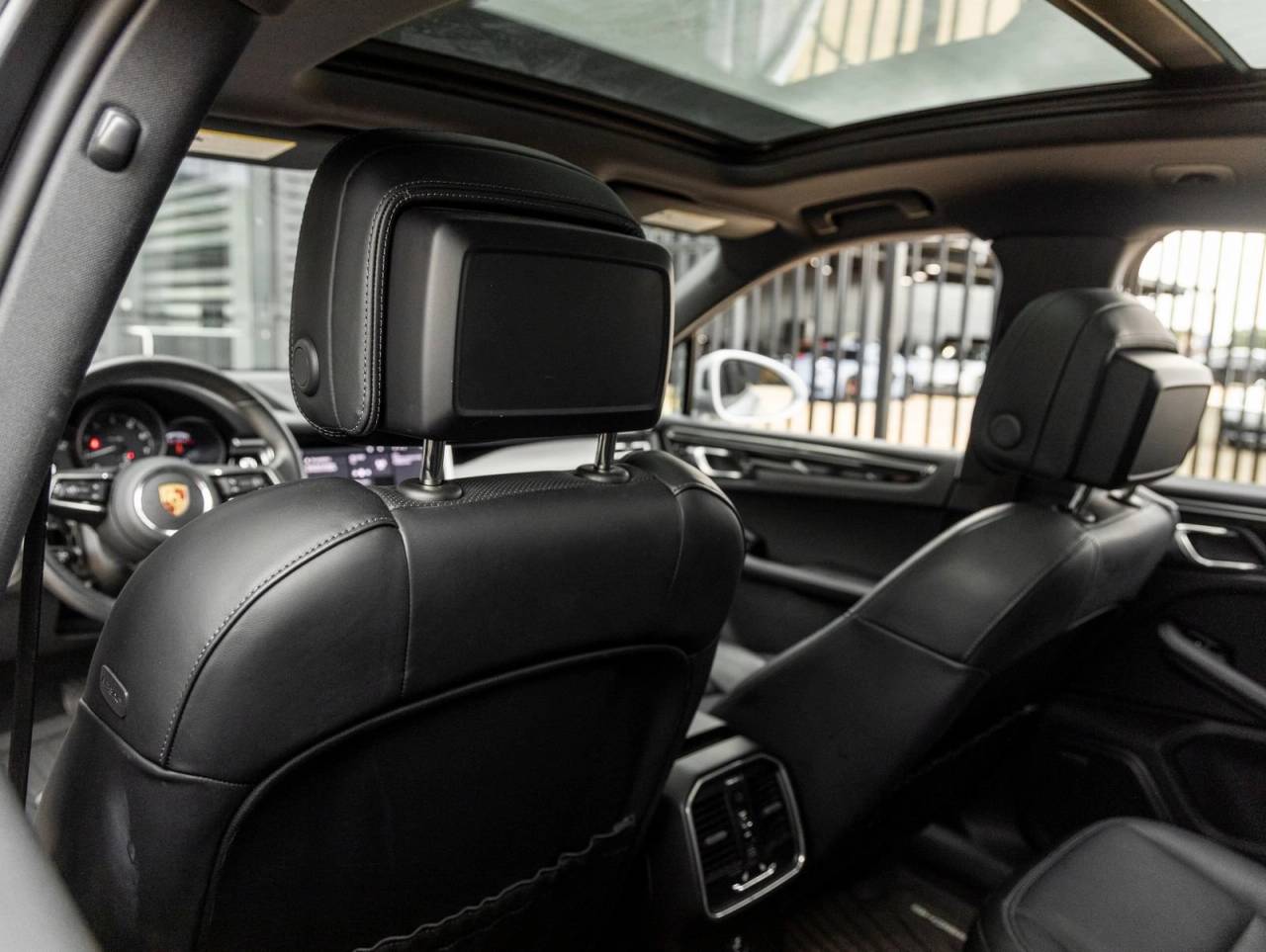 2024 Porsche Macan Base