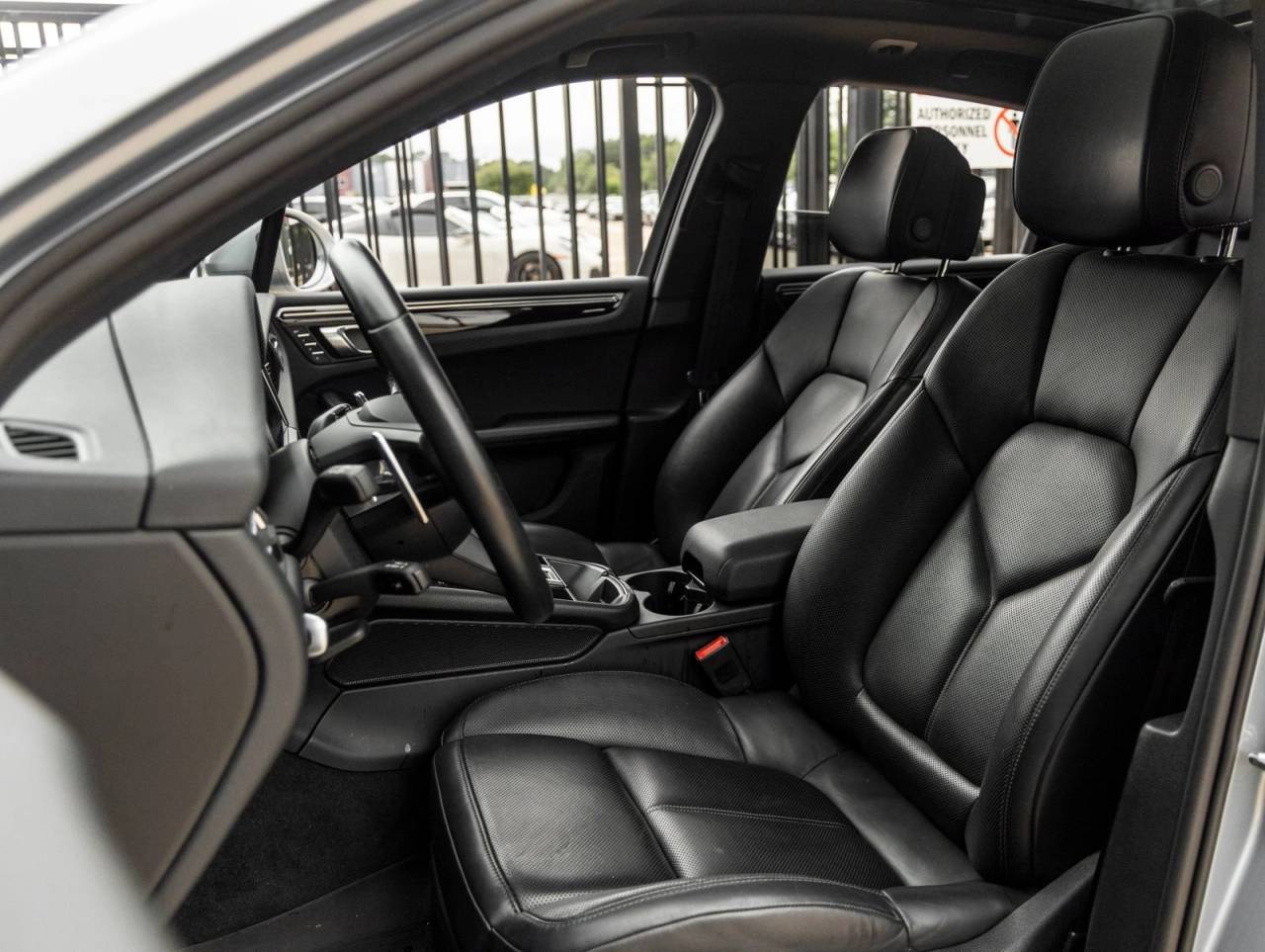 2024 Porsche Macan Base