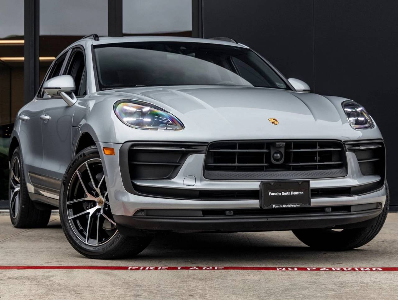 2024 Porsche Macan Base