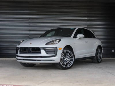 2025 Porsche Macan AWD