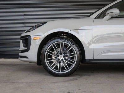 2025 Porsche Macan AWD