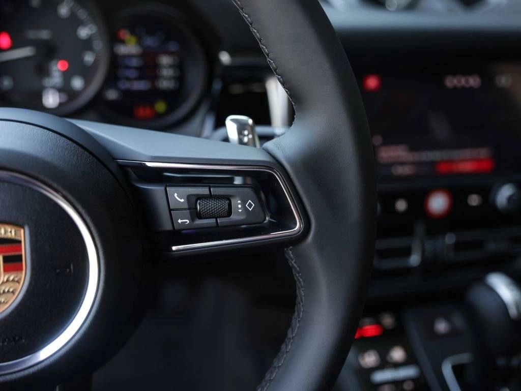 2025 Porsche Macan AWD