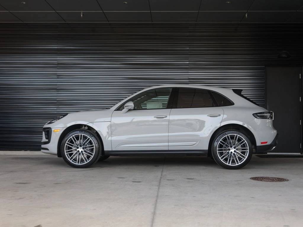 2025 Porsche Macan AWD
