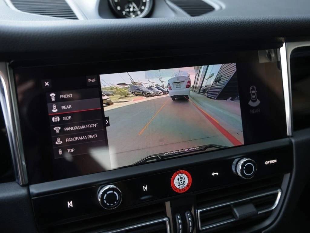 2025 Porsche Macan AWD