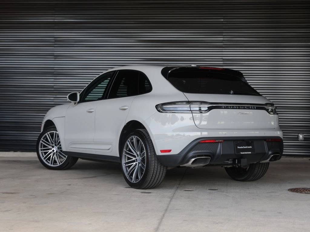 2025 Porsche Macan AWD