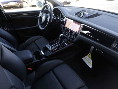 2025 Porsche Macan AWD