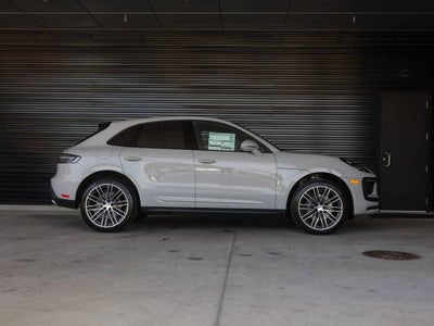 2025 Porsche Macan AWD