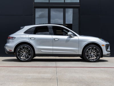 2025 Porsche Macan AWD