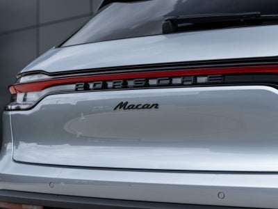 2025 Porsche Macan AWD