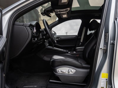 2025 Porsche Macan AWD