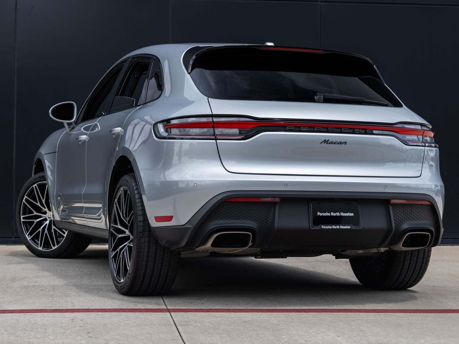 2025 Porsche Macan AWD