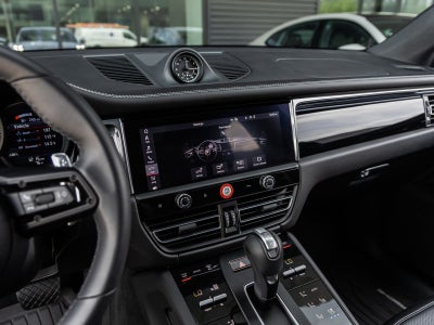 2025 Porsche Macan AWD