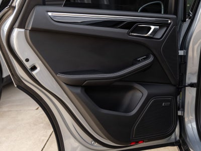 2025 Porsche Macan AWD