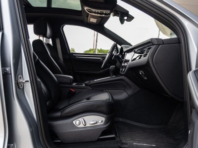 2025 Porsche Macan AWD