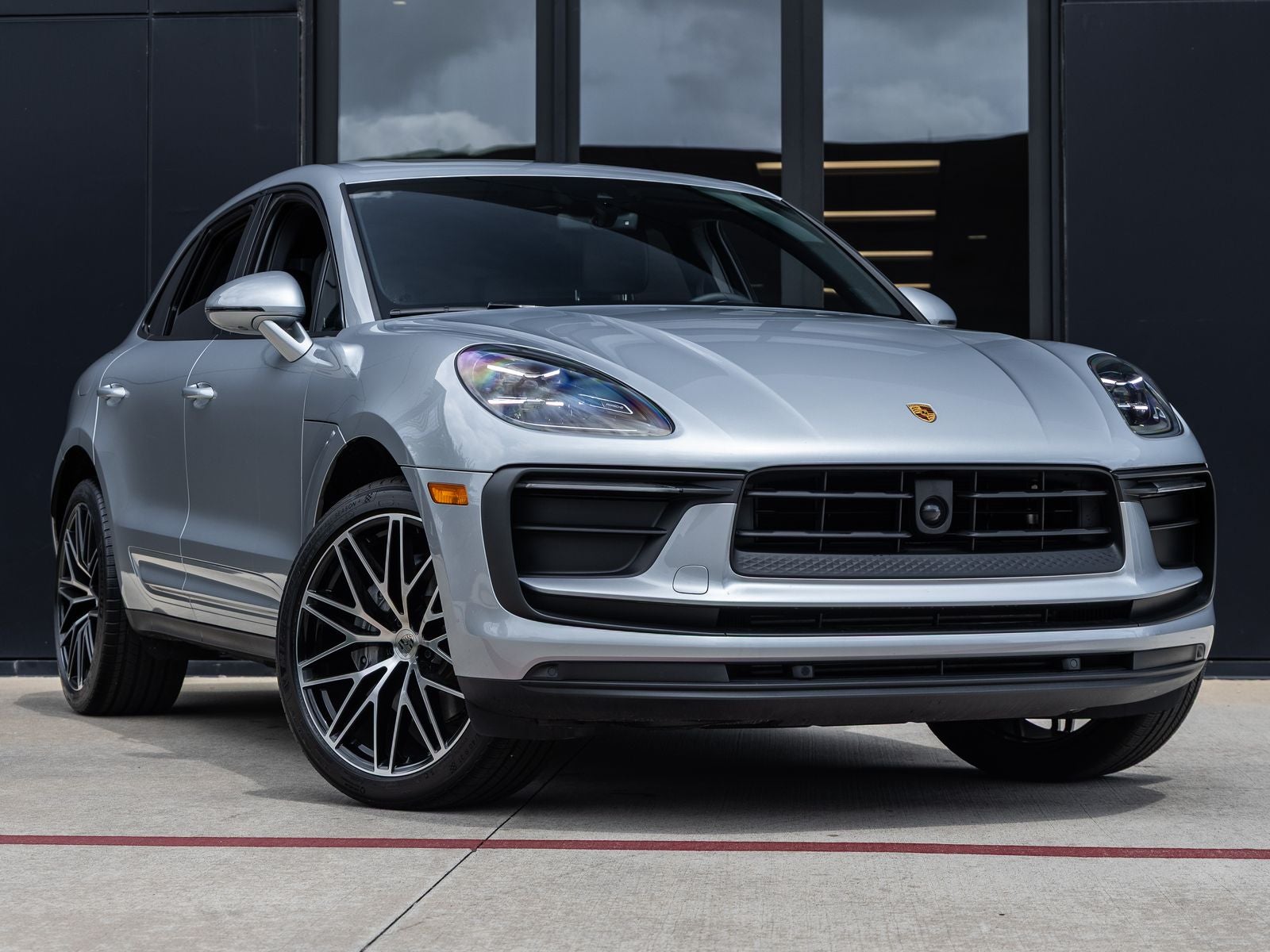 2025 Porsche Macan AWD