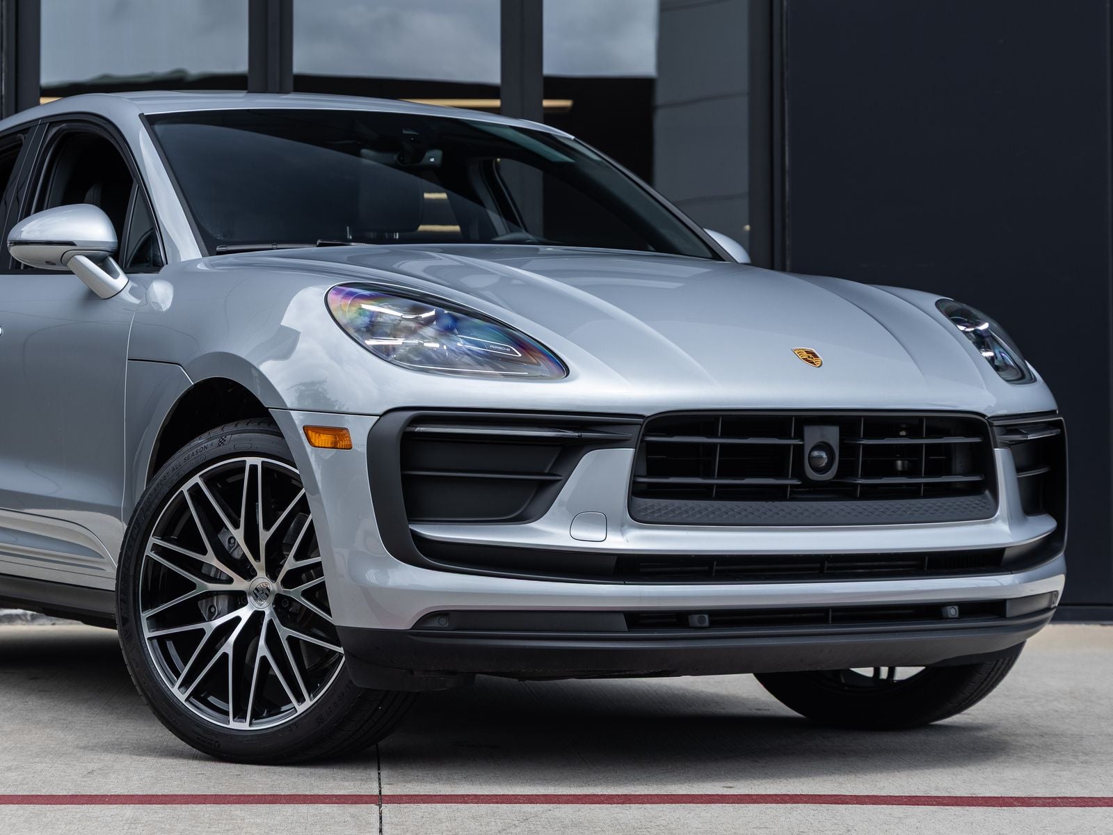 2025 Porsche Macan AWD