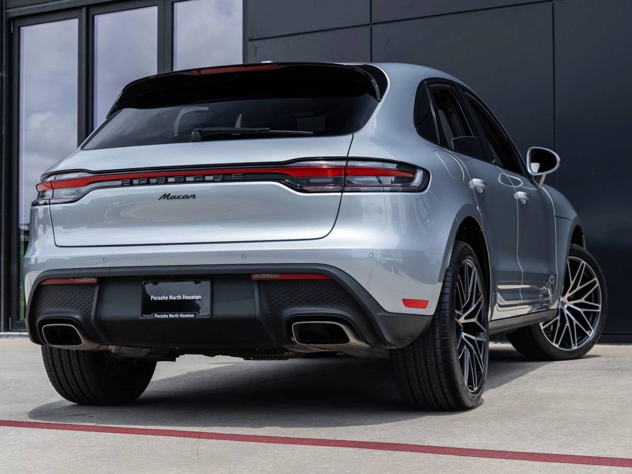 2025 Porsche Macan AWD