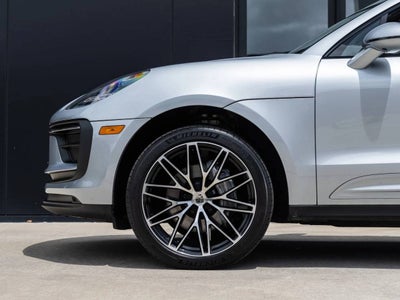 2025 Porsche Macan AWD