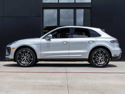 2025 Porsche Macan AWD