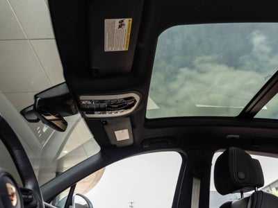 2025 Porsche Macan AWD