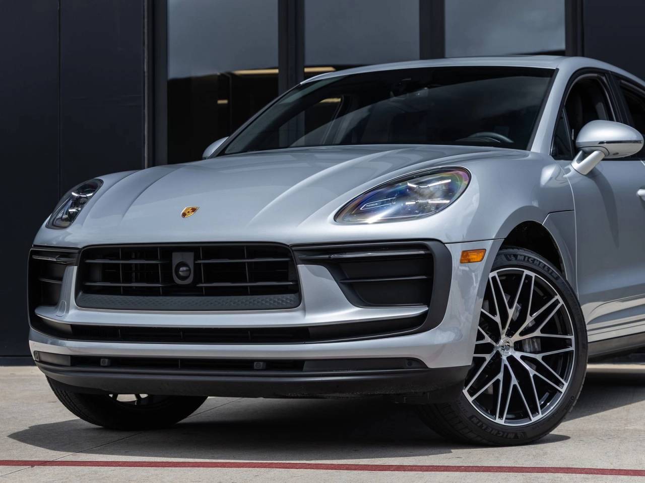2025 Porsche Macan AWD