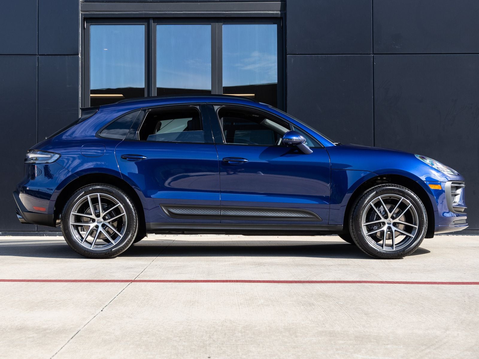 2026 Porsche Macan AWD