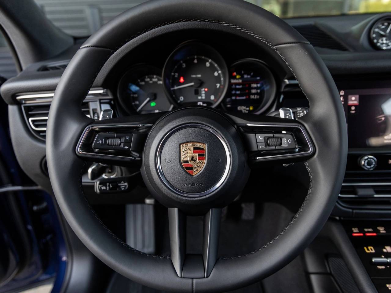2026 Porsche Macan AWD
