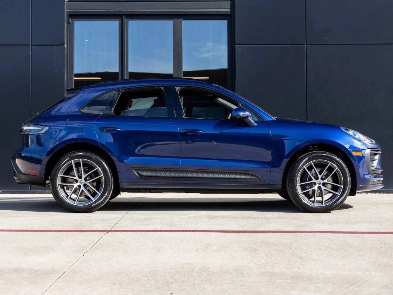 2026 Porsche Macan AWD