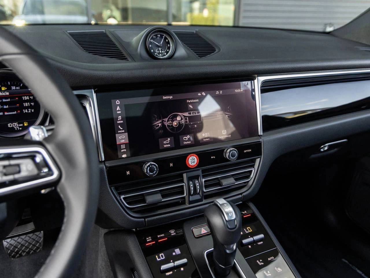 2026 Porsche Macan AWD