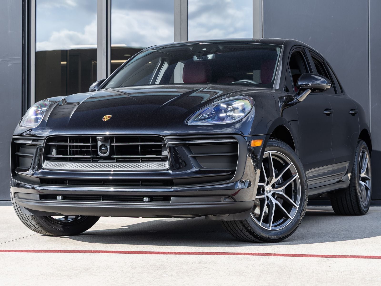 2026 Porsche Macan AWD
