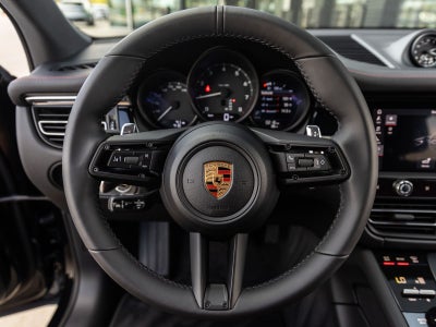 2026 Porsche Macan AWD