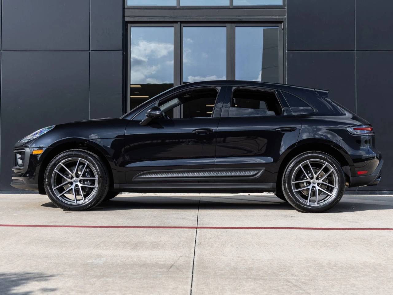 2026 Porsche Macan AWD