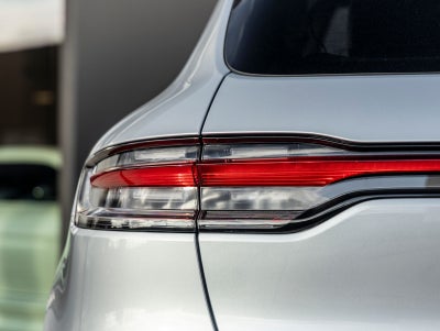 2026 Porsche Macan AWD