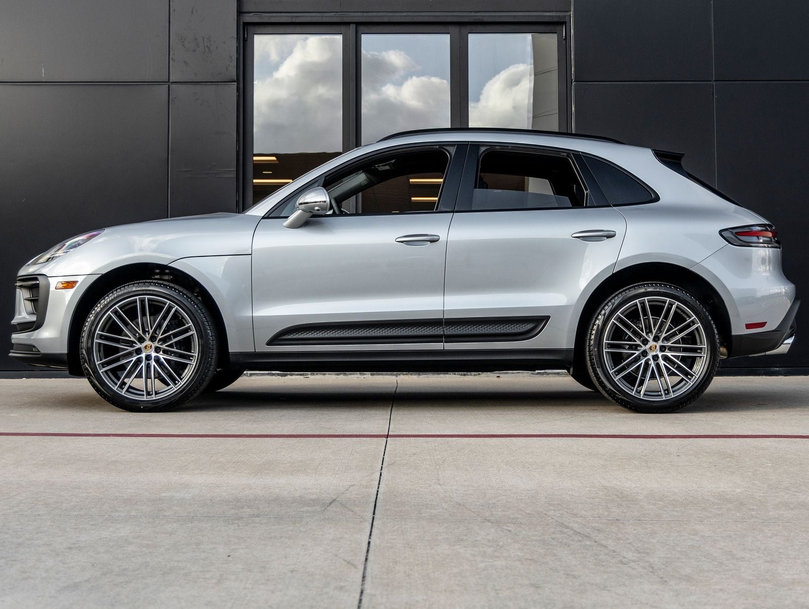 2026 Porsche Macan AWD