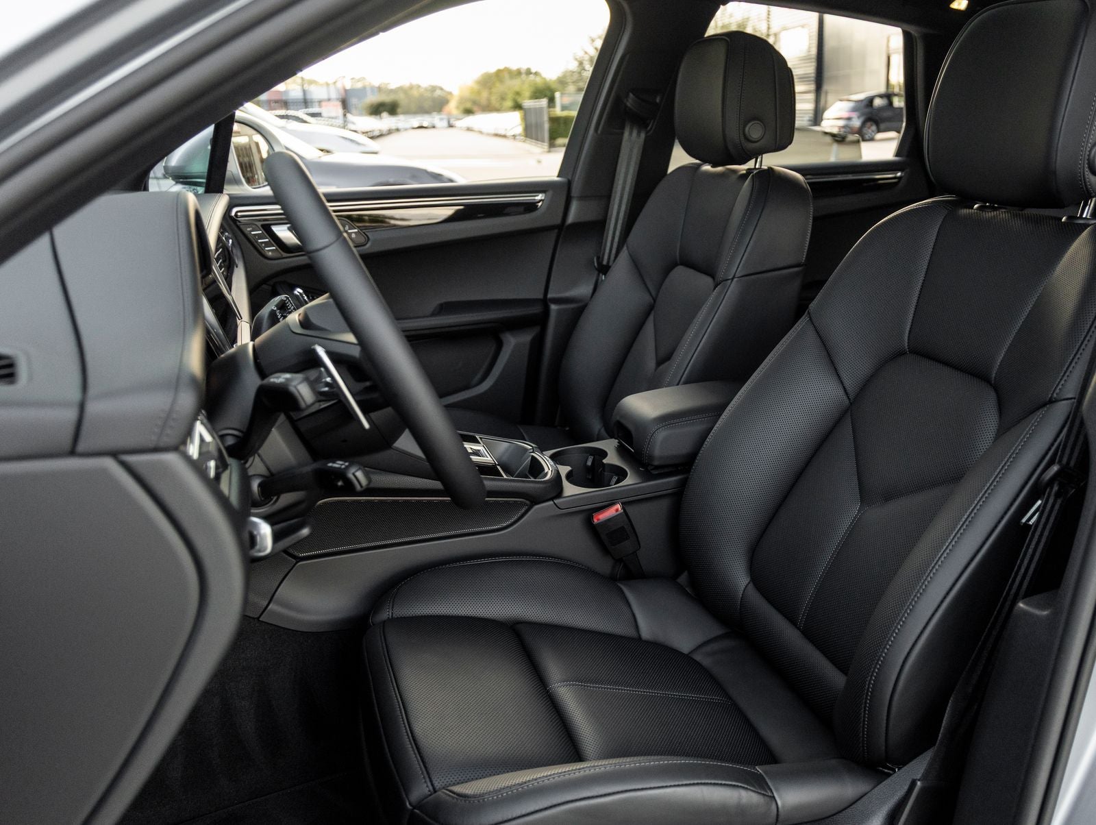 2026 Porsche Macan AWD