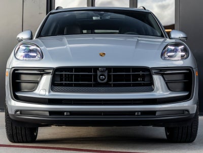 2026 Porsche Macan AWD