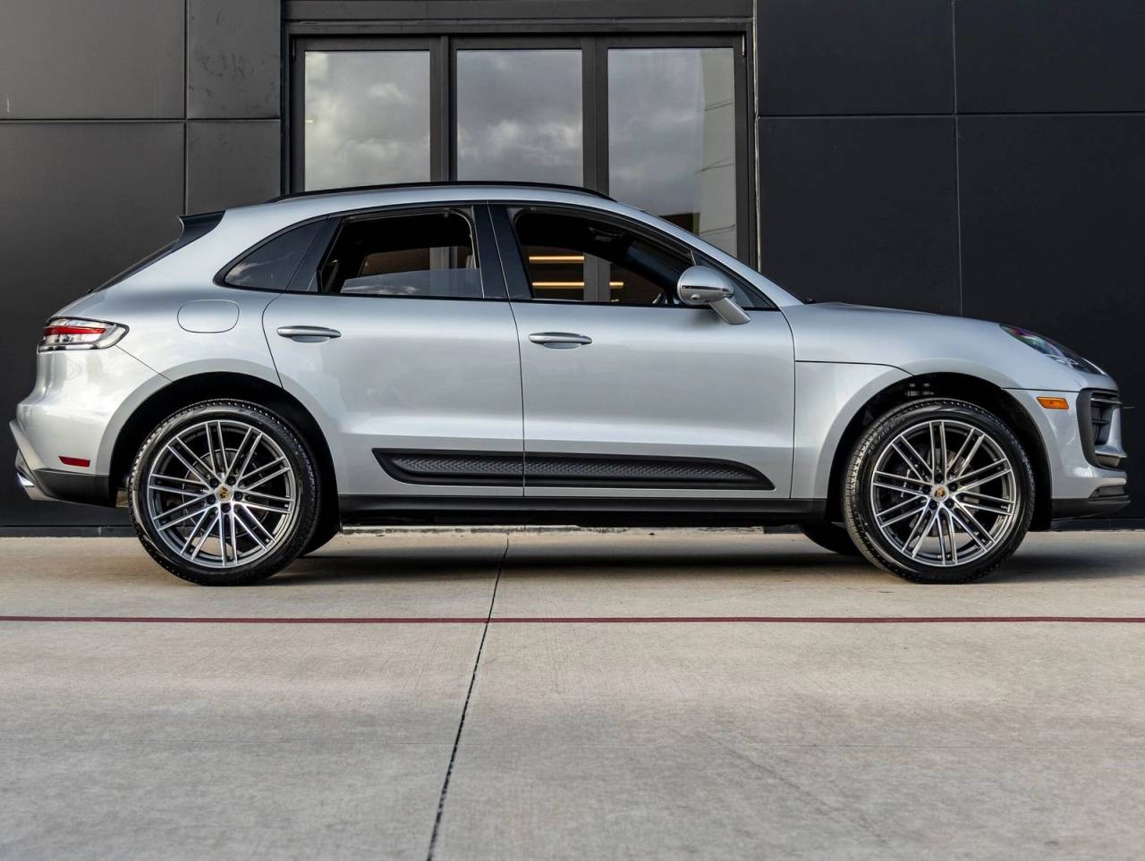 2026 Porsche Macan AWD