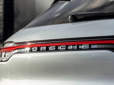 2026 Porsche Macan AWD