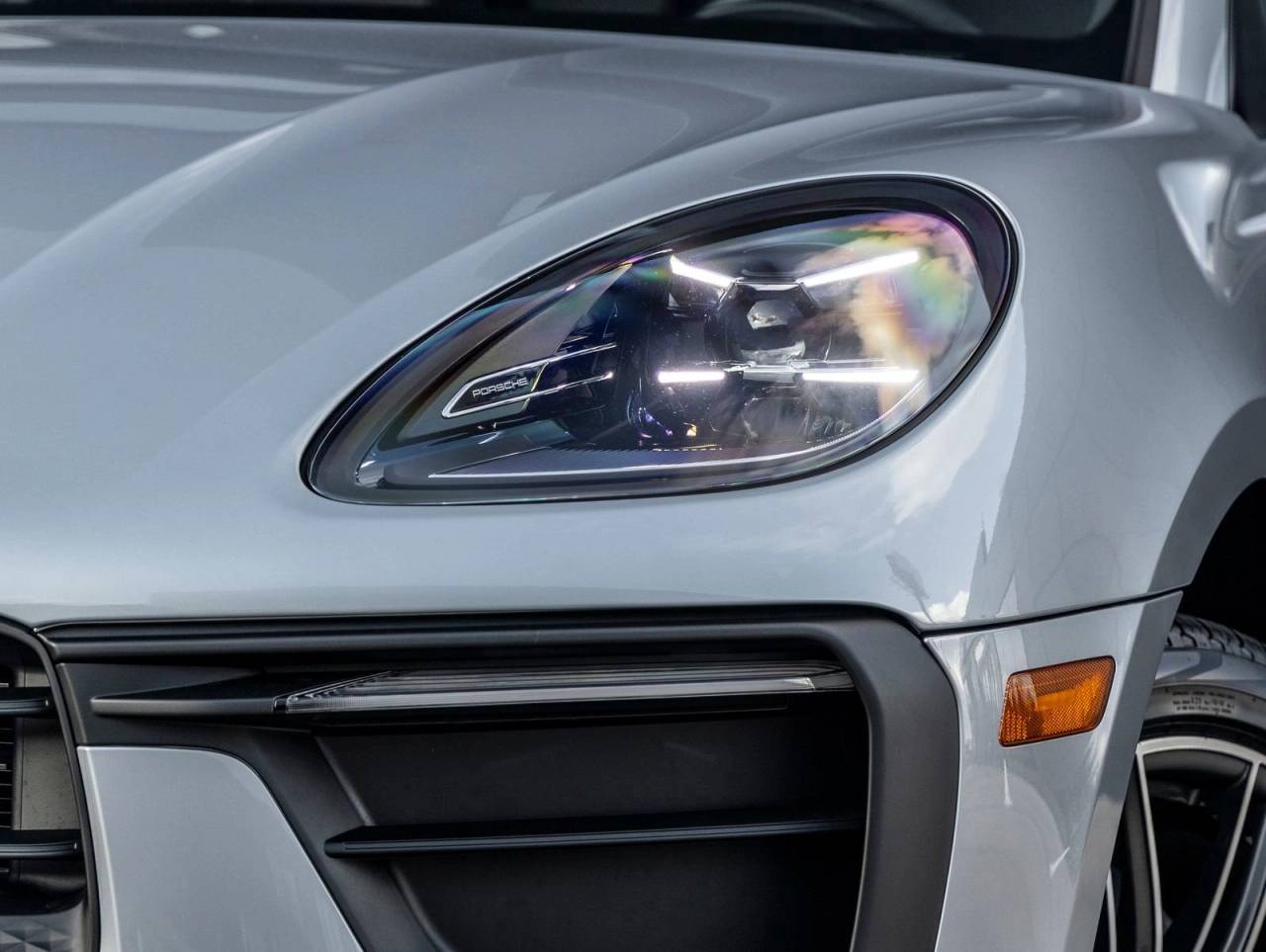 2026 Porsche Macan AWD