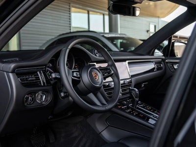 2026 Porsche Macan Macan