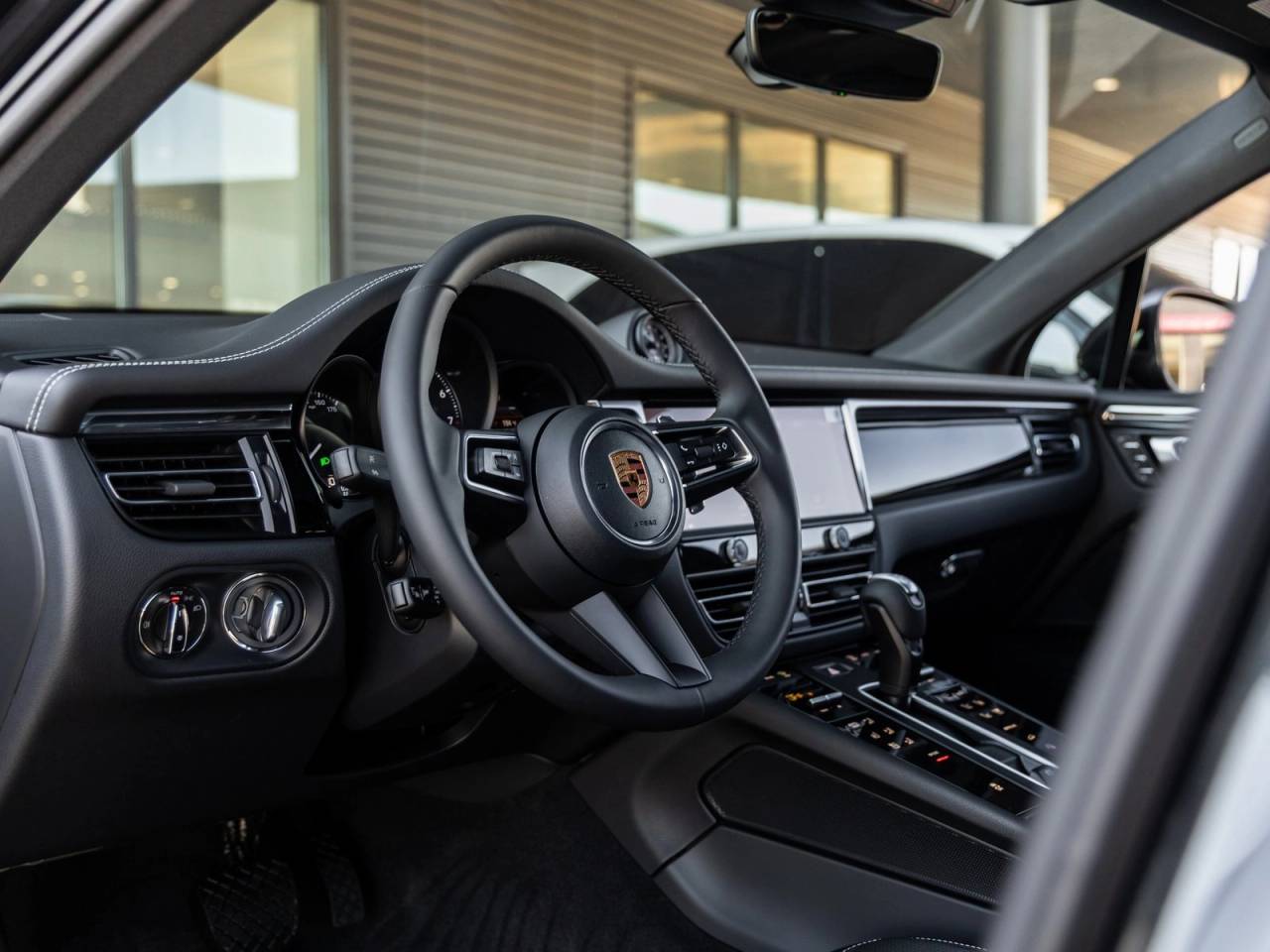 2026 Porsche Macan Macan