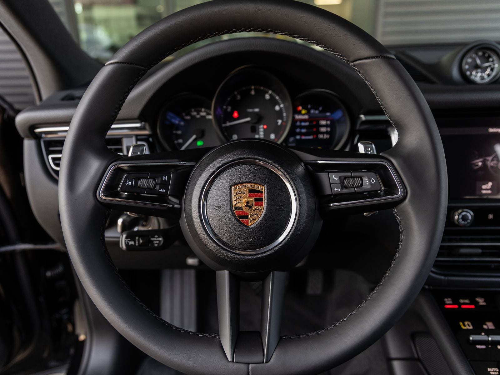 2026 Porsche Macan AWD