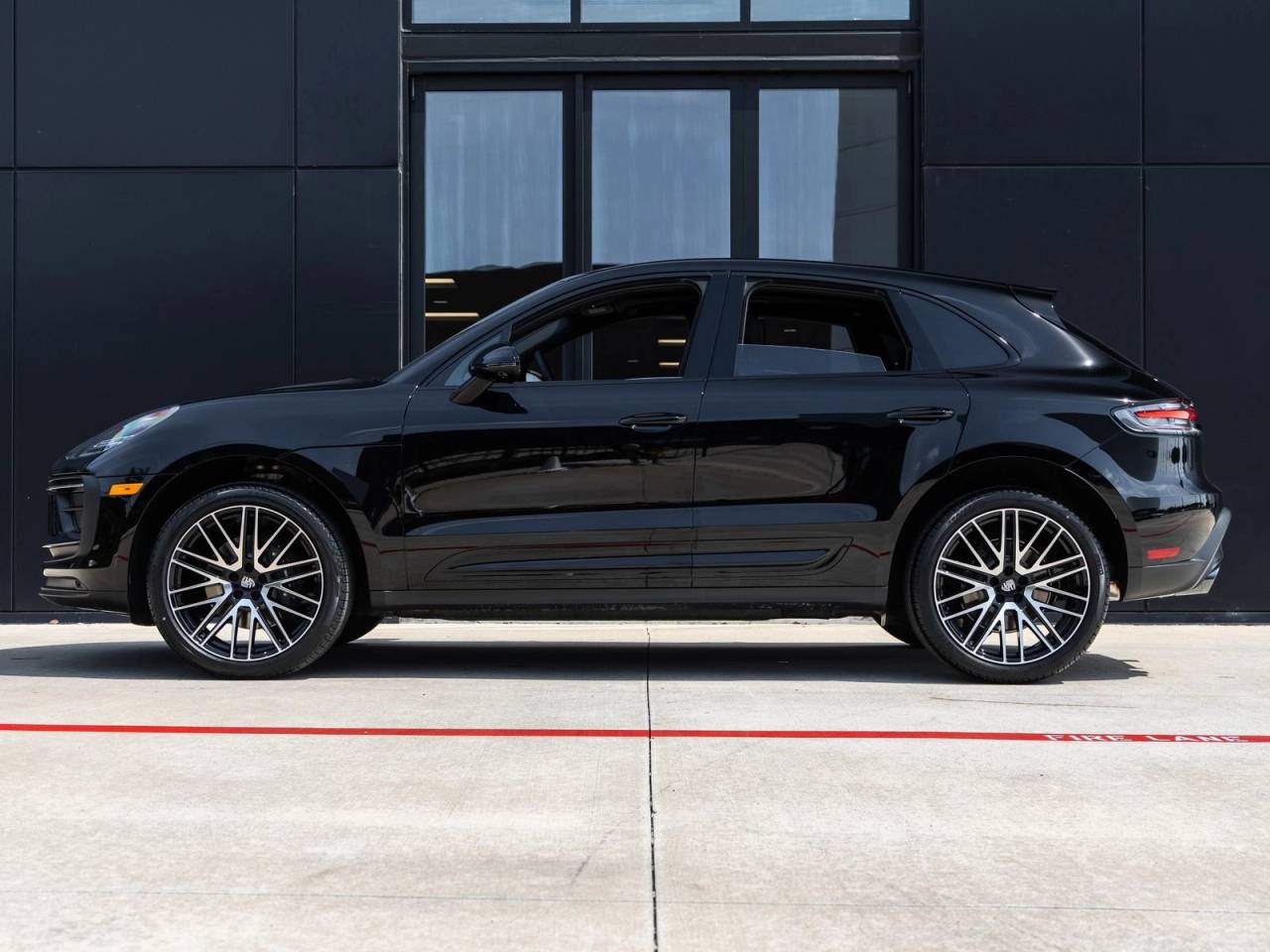 2026 Porsche Macan AWD