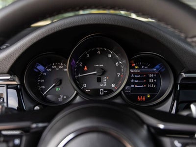 2026 Porsche Macan AWD