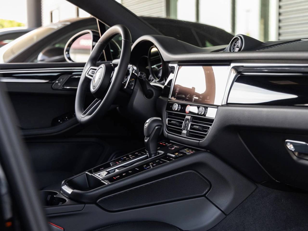2026 Porsche Macan AWD
